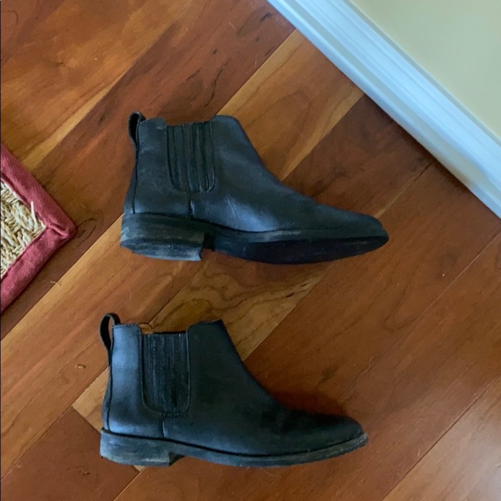 Madewell Ainsley Chelsea Boot in Black